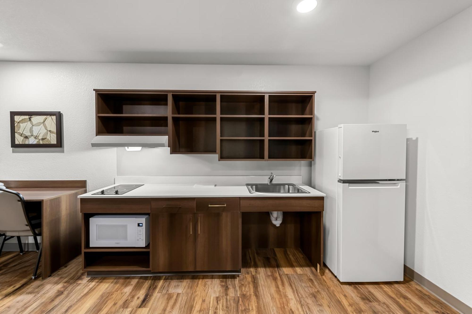 Woodspring Suites Kansas City Airport Eksteriør billede