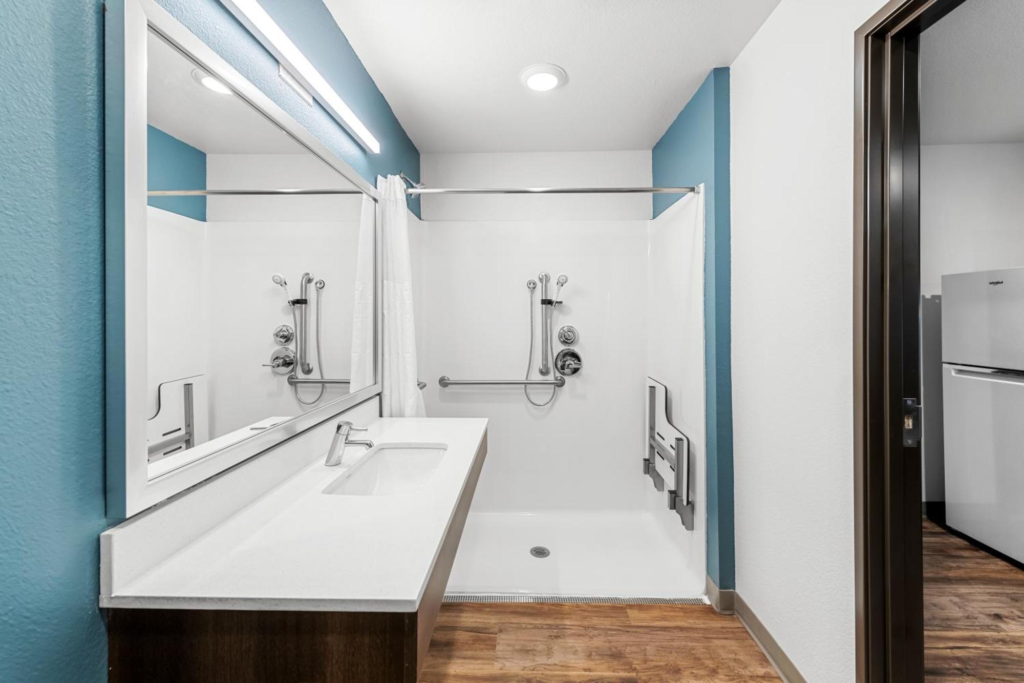 Woodspring Suites Kansas City Airport Eksteriør billede