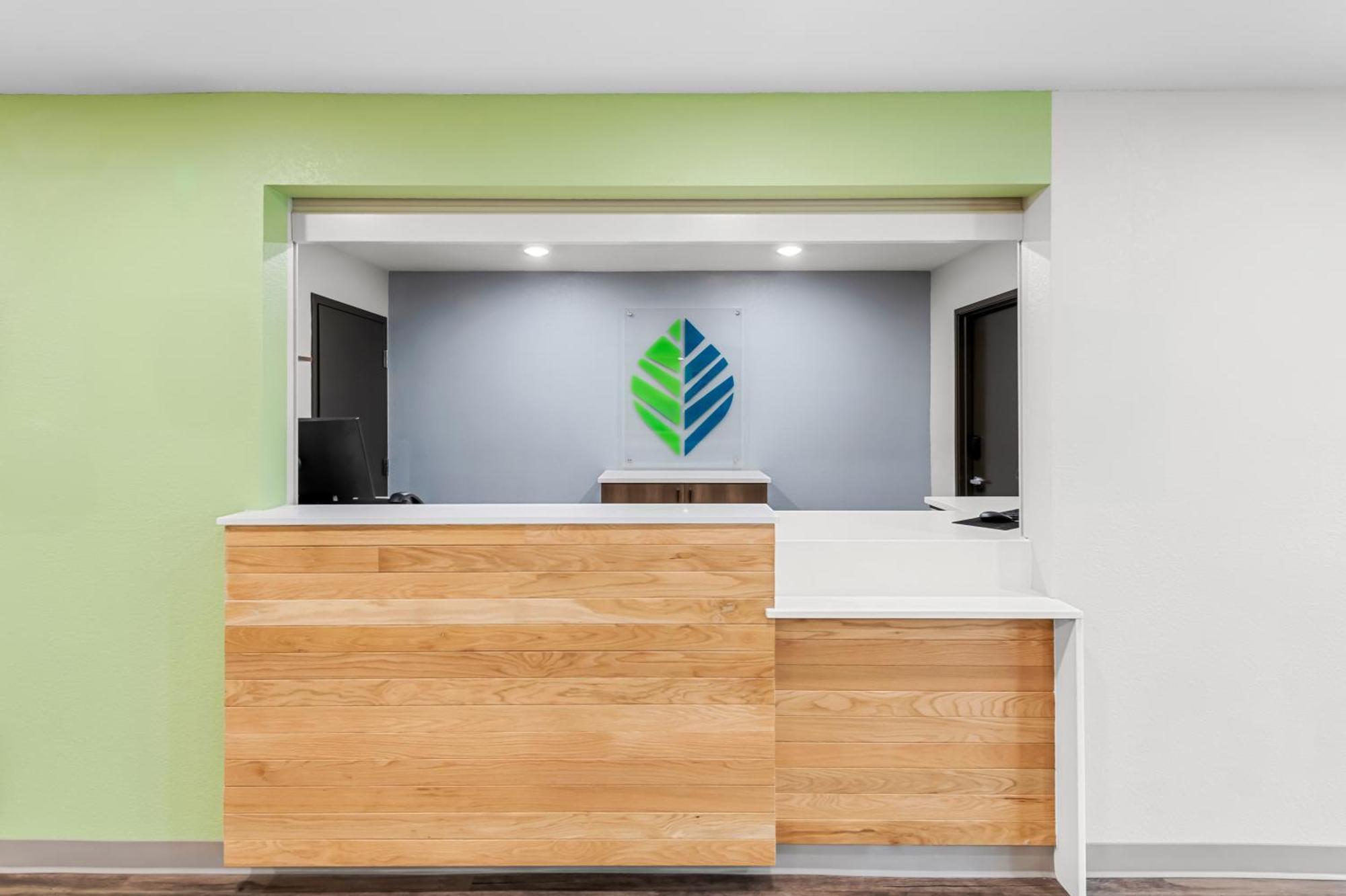 Woodspring Suites Kansas City Airport Eksteriør billede