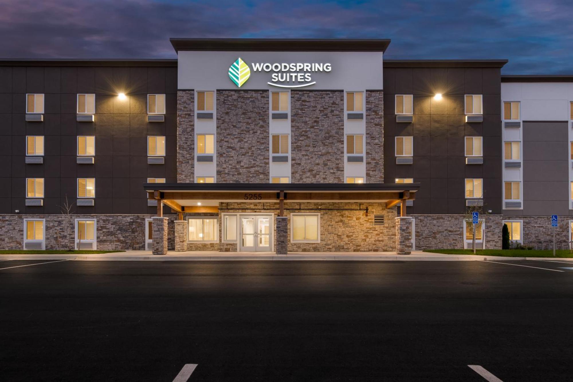 Woodspring Suites Kansas City Airport Eksteriør billede